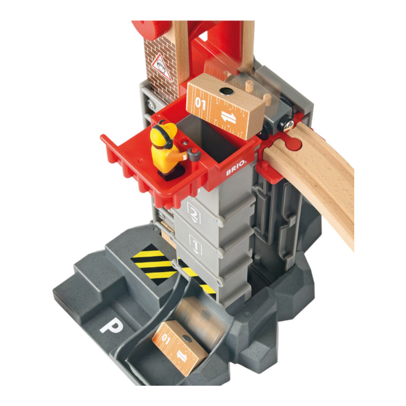 BRIO Set - Lift and Load Warehouse Set, 32 pieces