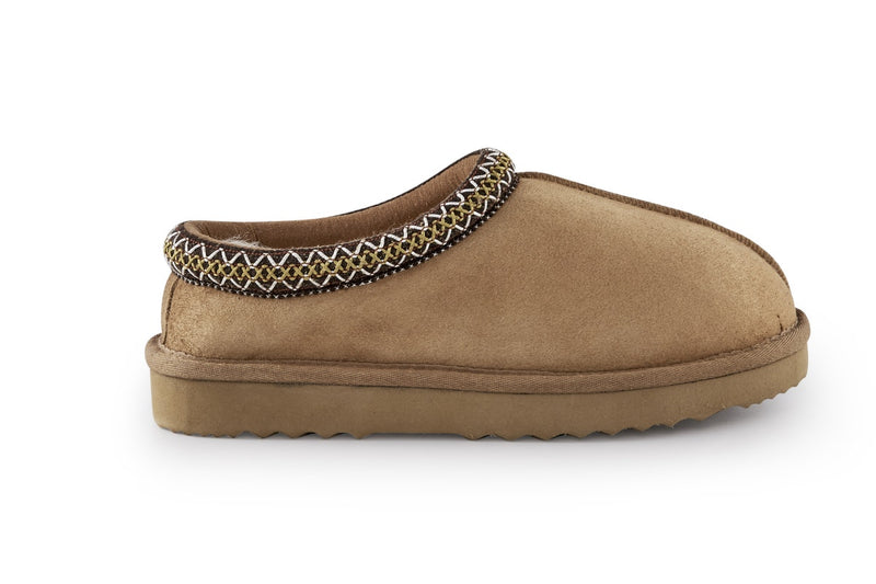 UGG Outback Braided Slip On Boot (Chestnut)