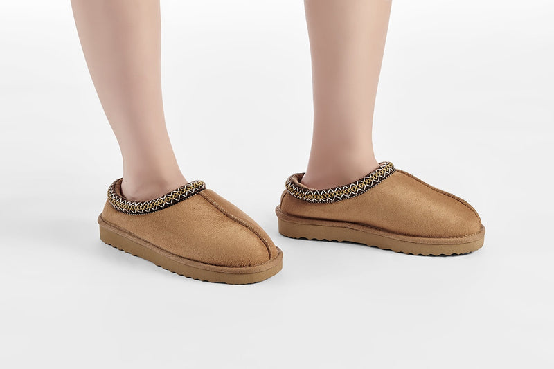 UGG Outback Braided Slip On Boot (Chestnut)