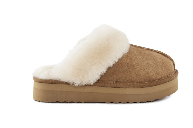 UGG Outback Platform Scuff Slides (Chestnut)