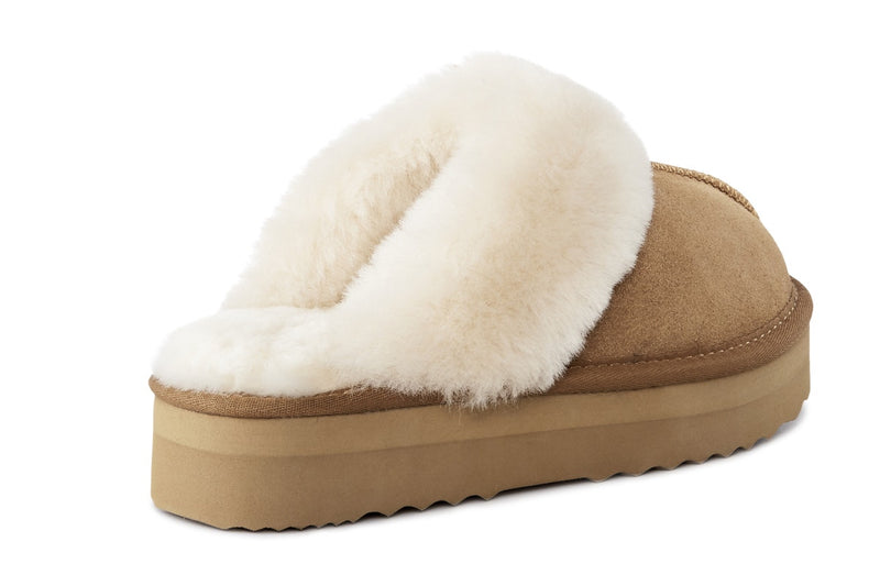 UGG Outback Platform Scuff Slides (Chestnut)