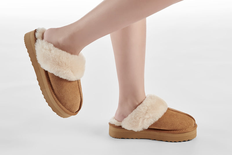 UGG Outback Platform Scuff Slides (Chestnut)